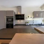 דירה Spacious And Pleasant 3 Bedroom Flat *