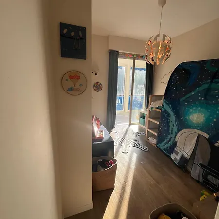 Spacious And Pleasant 3 Bedroom Flat Nice