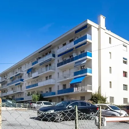 Appartement Spacious And Pleasant 3 Bedroom Flat