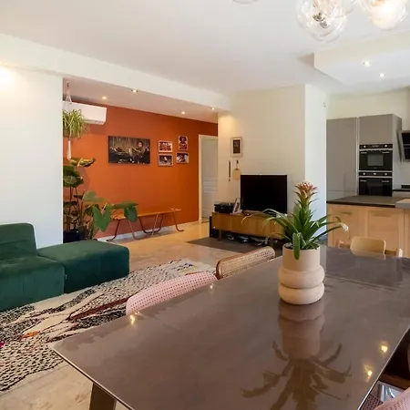 Spacious And Pleasant 3 Bedroom Flat Nice