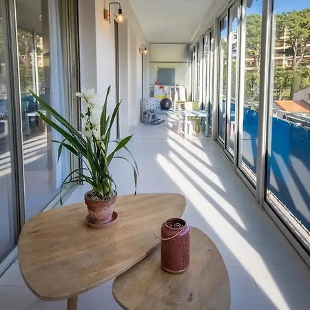 Spacious And Pleasant 3 Bedroom Flat *