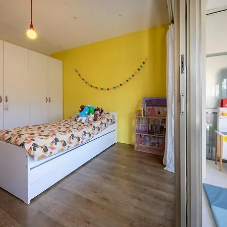 Spacious And Pleasant 3 Bedroom Flat 尼斯