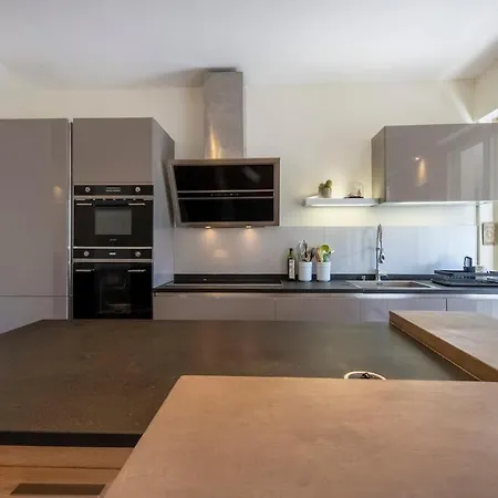 公寓 Spacious And Pleasant 3 Bedroom Flat *